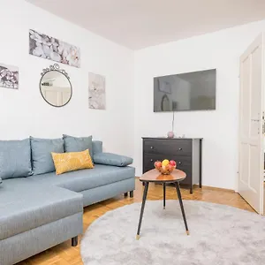  Apartment Zum Grazer Uhrturm Austria